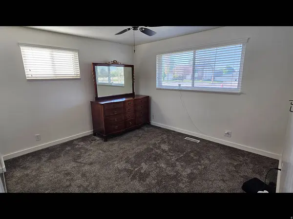 2132 W 800 N, Clinton, UT 84015