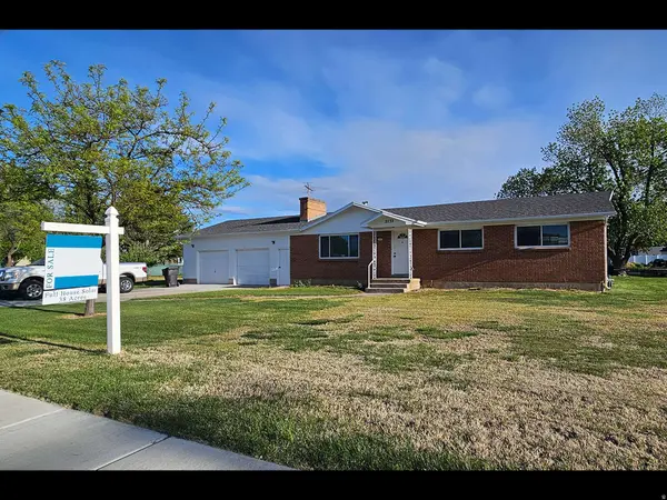 2132 W 800 N, Clinton, UT 84015