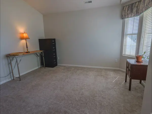 948 W 1730 N, Clinton, UT 84015