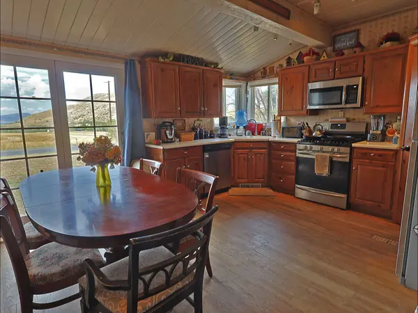 12110 N 2000 E, Cove, UT 84320