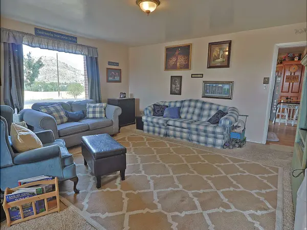 12110 N 2000 E, Cove, UT 84320
