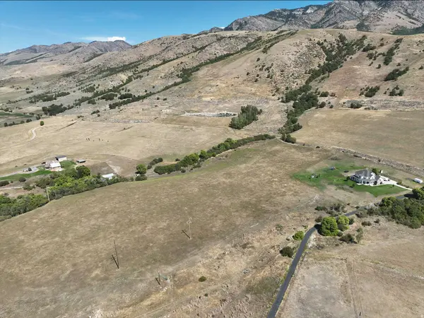 2163 E MAPLE LEAF DR, Cove, UT 84320
