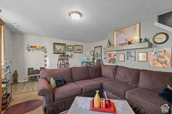 399 DOWNS DR, Ogden, UT 84404