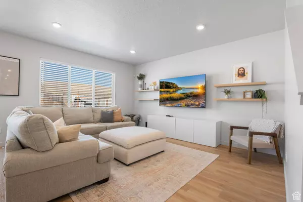 543 W FLORA DR, Saratoga Springs, UT 84045