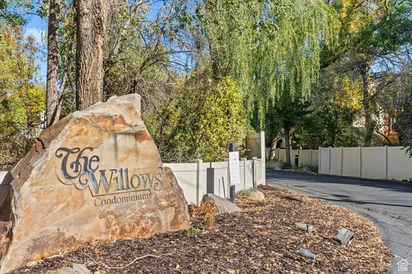5396 S WILLOW LN E #E, Murray, UT 84107