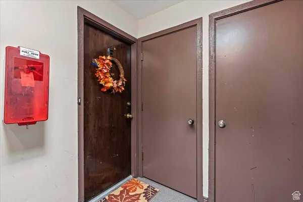 5396 S WILLOW LN E #E, Murray, UT 84107