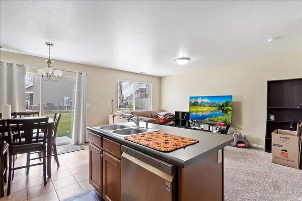 2153 W FOXWOOD ST S, West Haven, UT 84401