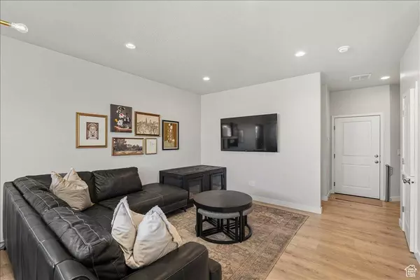 3829 S 3250 W, West Haven, UT 84401