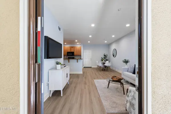 291 Riverdale Court #106, Camarillo, CA 93012