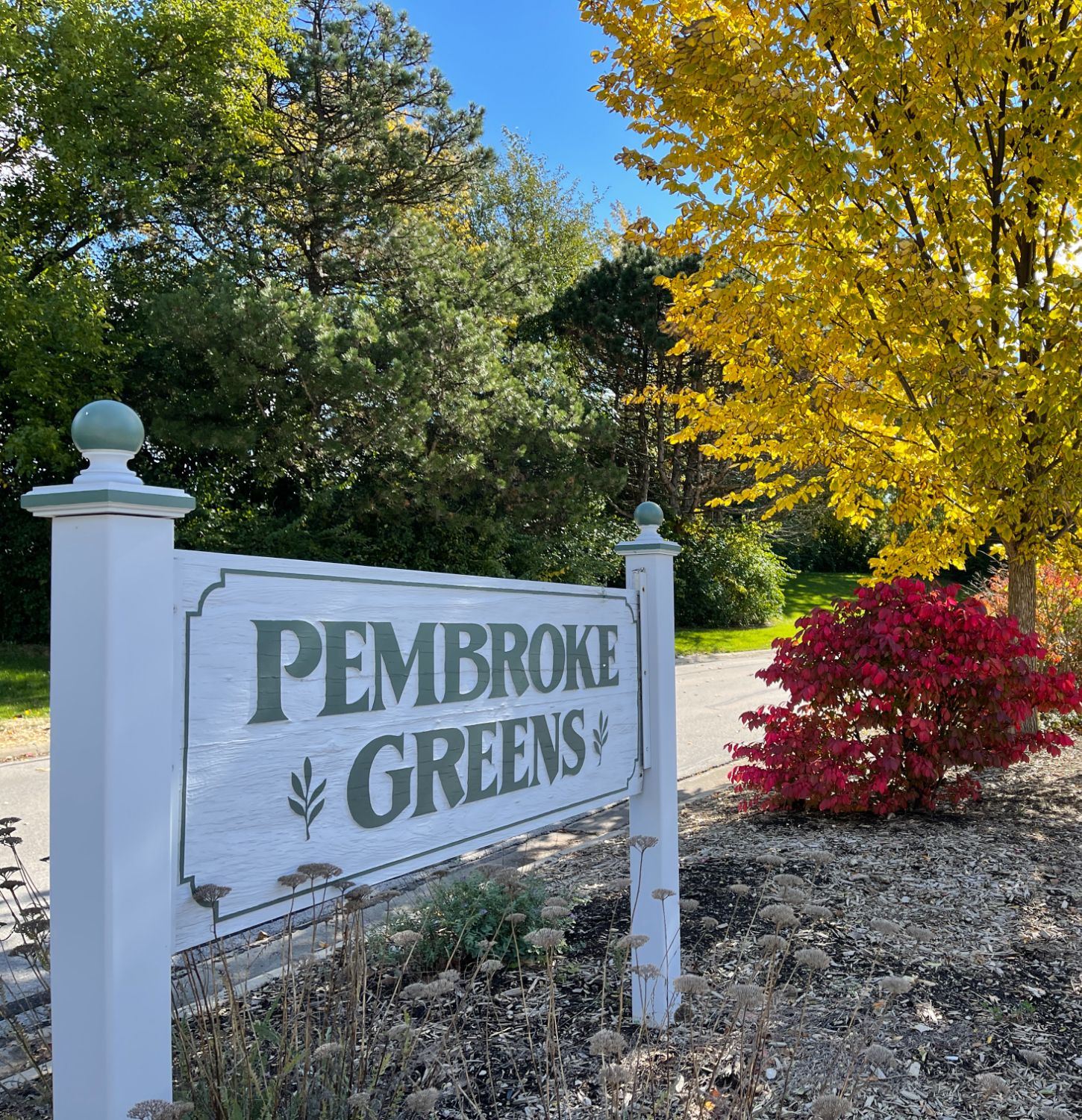 Pembroke Greens neighborhood in  Naperville Sign