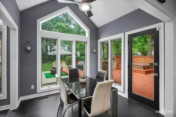 1033 Forest TRL, Sugar Grove, IL 60554