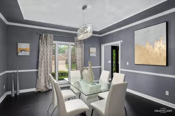 1033 Forest TRL, Sugar Grove, IL 60554