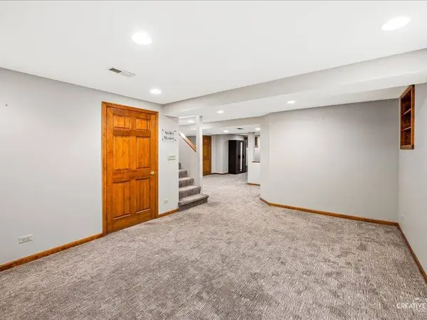 612 Bull Run Ct, Naperville, IL 60540-7106