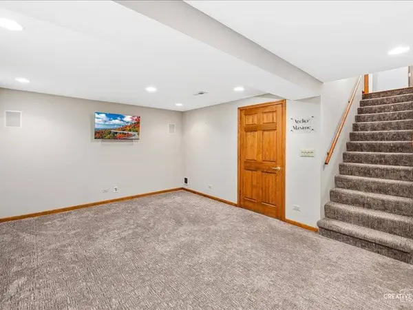 612 Bull Run Ct, Naperville, IL 60540-7106