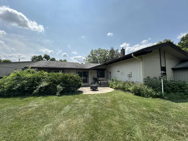 1016 Royal Blackheath Ct, Naperville, IL 60563-2305