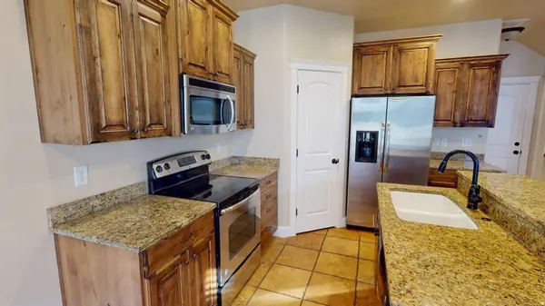 1247 N BAYCREST DR, Saratoga Springs, UT 84045
