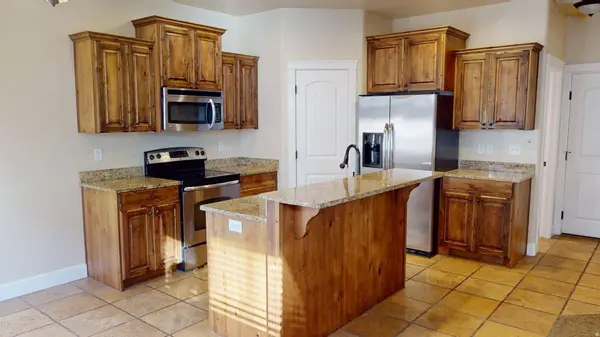1247 N BAYCREST DR, Saratoga Springs, UT 84045