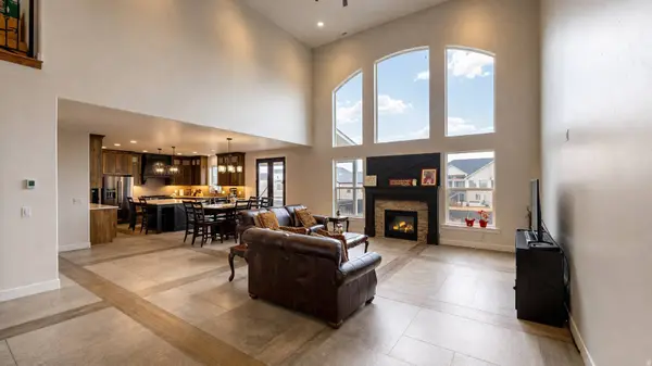 1073 N TITAN DR, Lehi, UT 84043