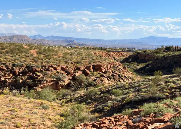 581 W 1660 N, Washington, UT 84780