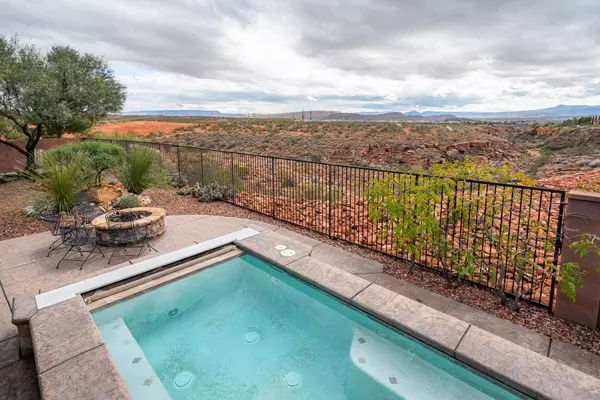 581 W 1660 N, Washington, UT 84780