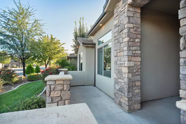 3859 Rachel DR, Santa Clara, UT 84765