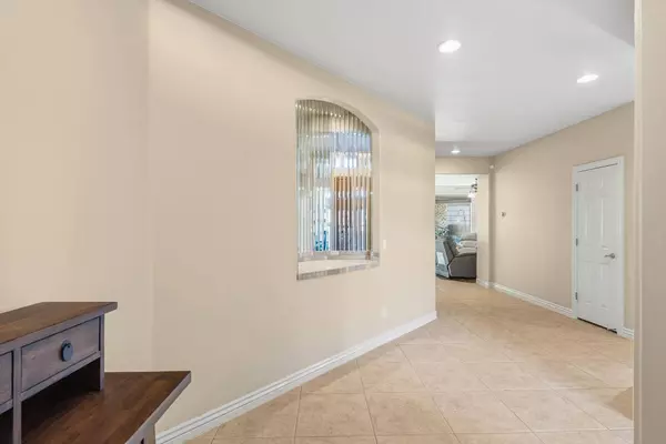 2176 N Gunsight DR, St George, UT 84770