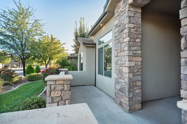 3859 RACHEL DR, Santa Clara, UT 84765