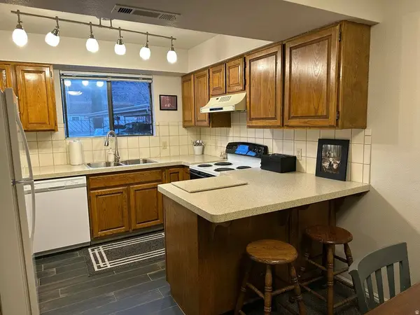 50 W 400 S #6, St. George, UT 84770