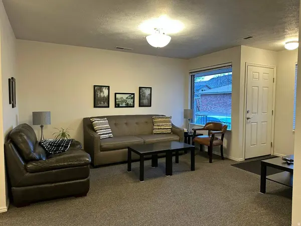 50 W 400 S #6, St. George, UT 84770