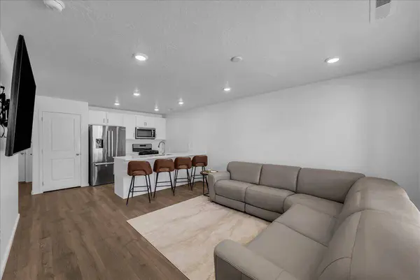 3227 E Elkhorn LN, Washington, UT 84780