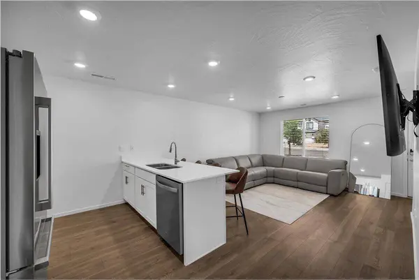 3227 E Elkhorn LN, Washington, UT 84780