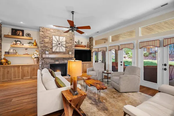 1096 Hovenweep PL, Washington, UT 84780