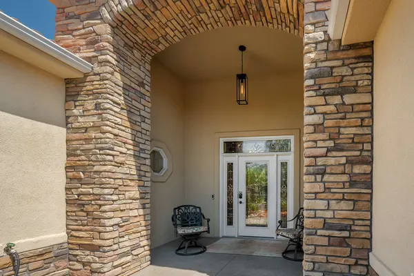 1096 HOVENWEEP PL, Washington, UT 84780