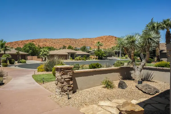 1040 N Berkshire DR, Washington, UT 84780