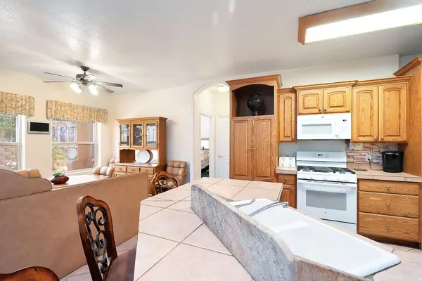 2789 S TONAQUINT DR, St. George, UT 84790