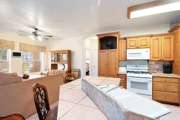 2789 S Tonaquint DR, St George, UT 84790