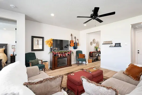 1504 N Highland Pkwy, Washington, UT 84780