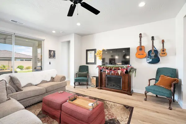 1504 N Highland Pkwy, Washington, UT 84780