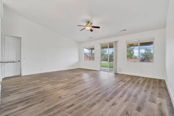1172 N Ventana DR, Washington, UT 84780