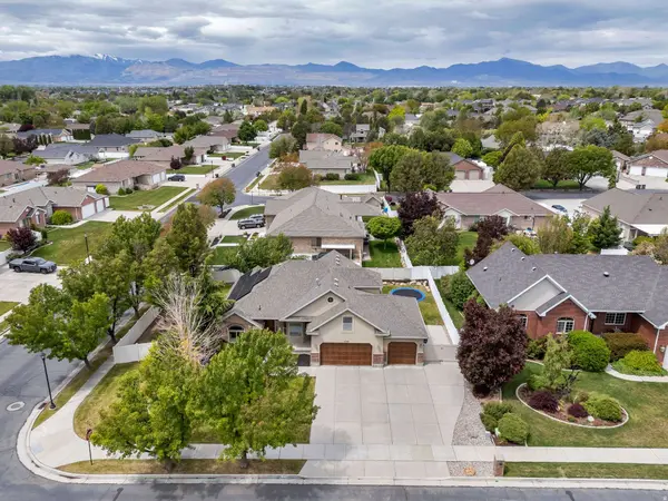 10552 S CREST HAVEN CT, South Jordan, UT 84095