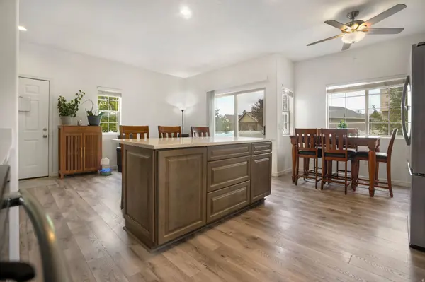 1898 W POINTE MEADOW LOOP, Lehi, UT 84048