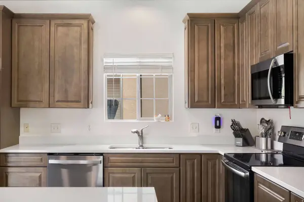1898 W POINTE MEADOW LOOP, Lehi, UT 84048