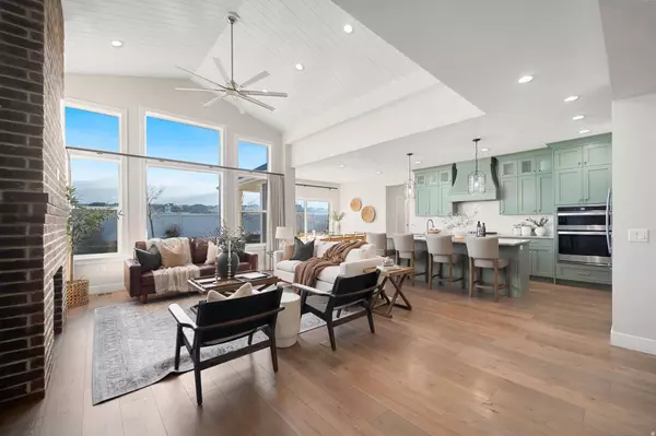 733 W LIGHTHOUSE DR, Saratoga Springs, UT 84045