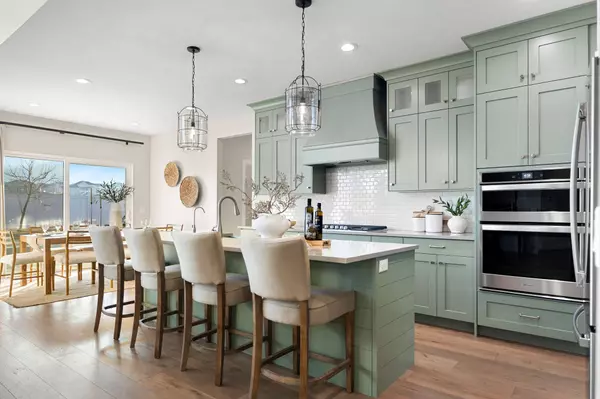 733 W LIGHTHOUSE DR, Saratoga Springs, UT 84045