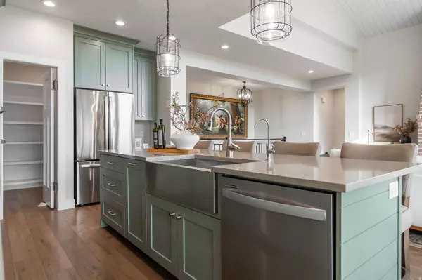 733 W LIGHTHOUSE DR, Saratoga Springs, UT 84045