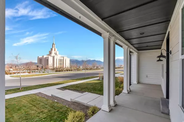 717 W LIGHTHOUSE DR, Saratoga Springs, UT 84045