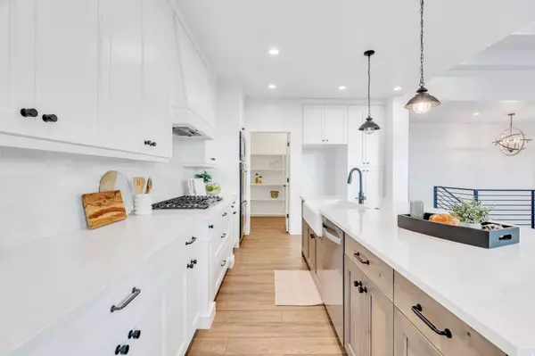 717 W LIGHTHOUSE DR, Saratoga Springs, UT 84045