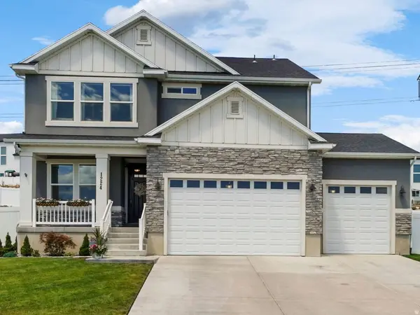 1224 W PEAK PL