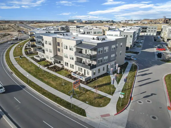 8392 S SKY MIRROR LN W #204, Midvale, UT 84047