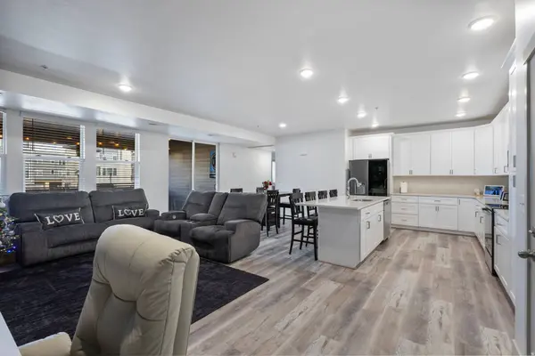 8392 S SKY MIRROR LN W #204, Midvale, UT 84047